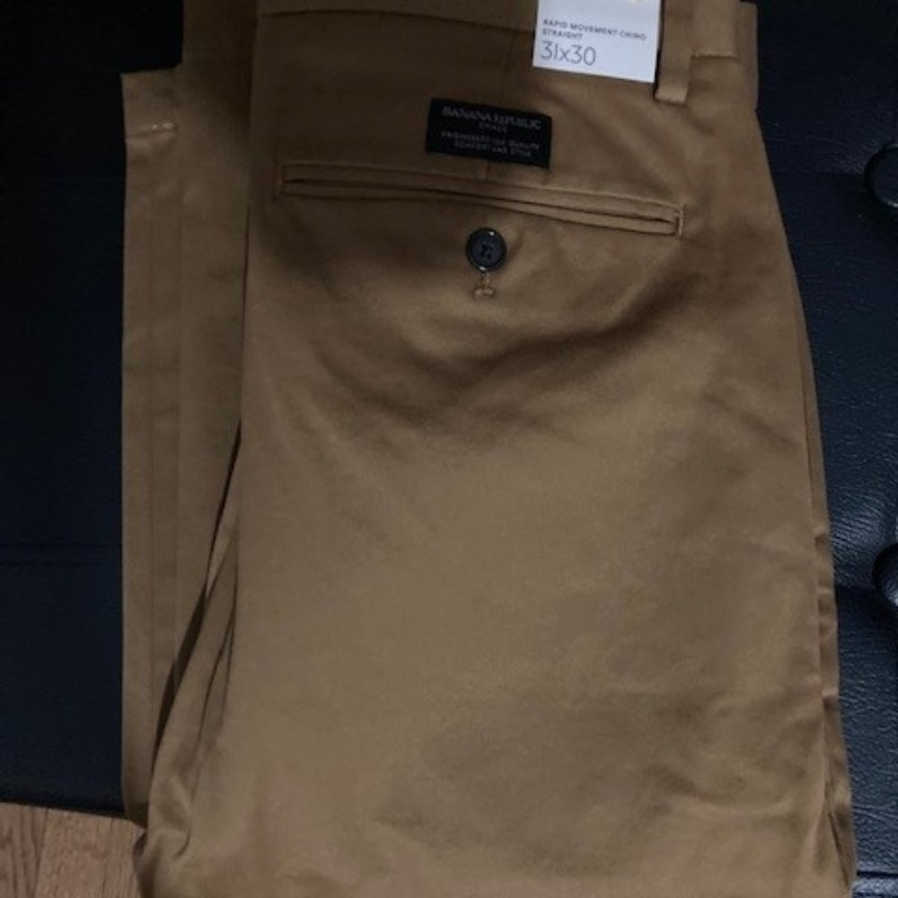 Banana Republic 31x30 rapid Movement Chino Straight